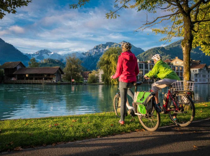 3_interlaken-flying-wheels-aare-fahrrad-tour-sommer (c) Interlaken Tourismus  - Schoene Aussichten Touristik